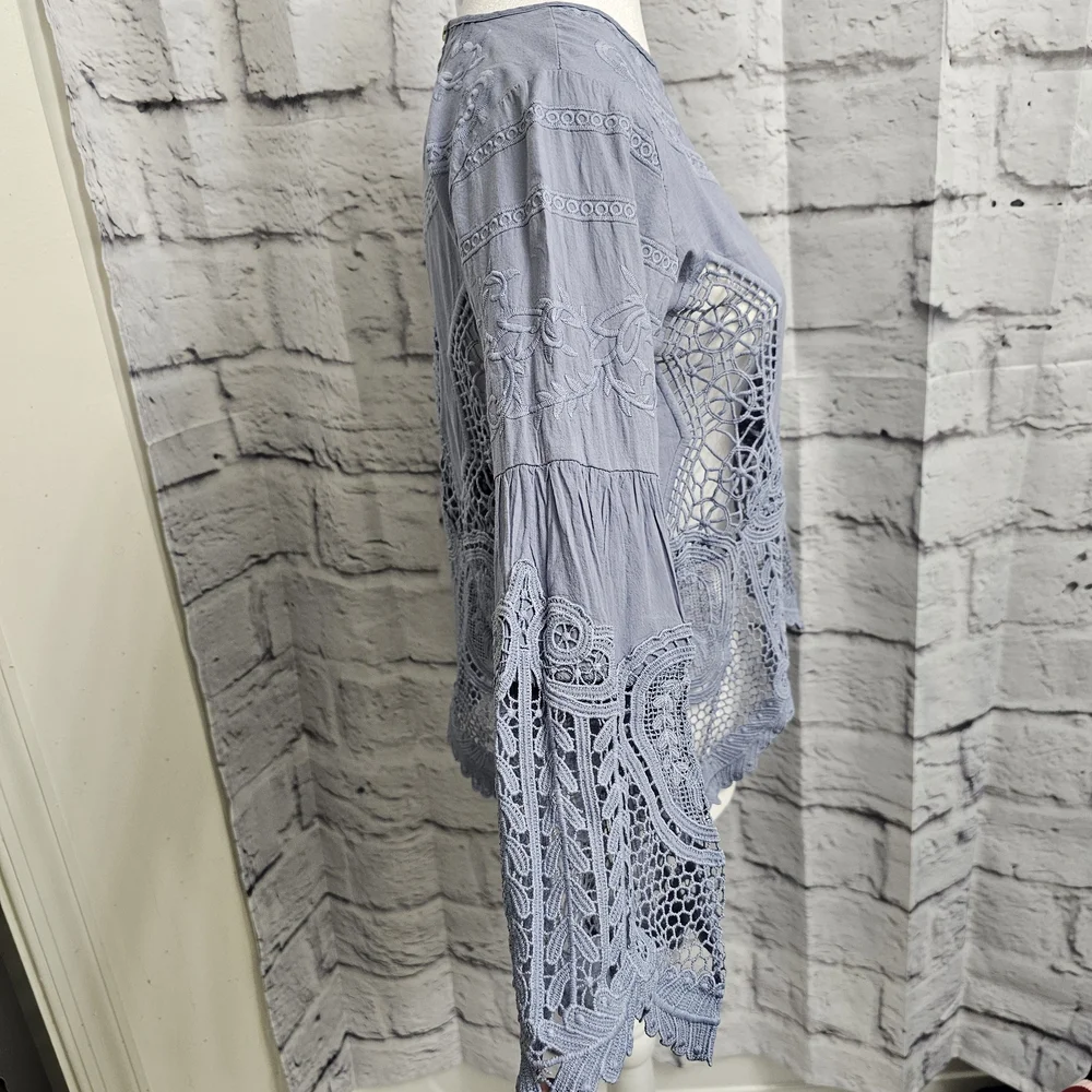 Altar’d state women Sz S crocheted lace bell sleeve 100% Cotton blouse top blue